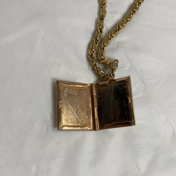 Vintage Mid -Century Gold Tone Locket Book Shaped Says This Is Your Life Opens - Picture 6 of 13